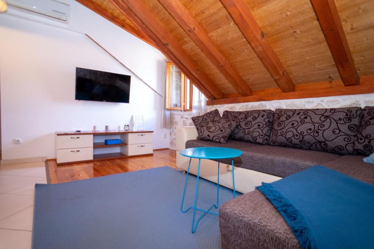 Stone House Marino Villa โตรกีร์ ภายนอก รูปภาพ