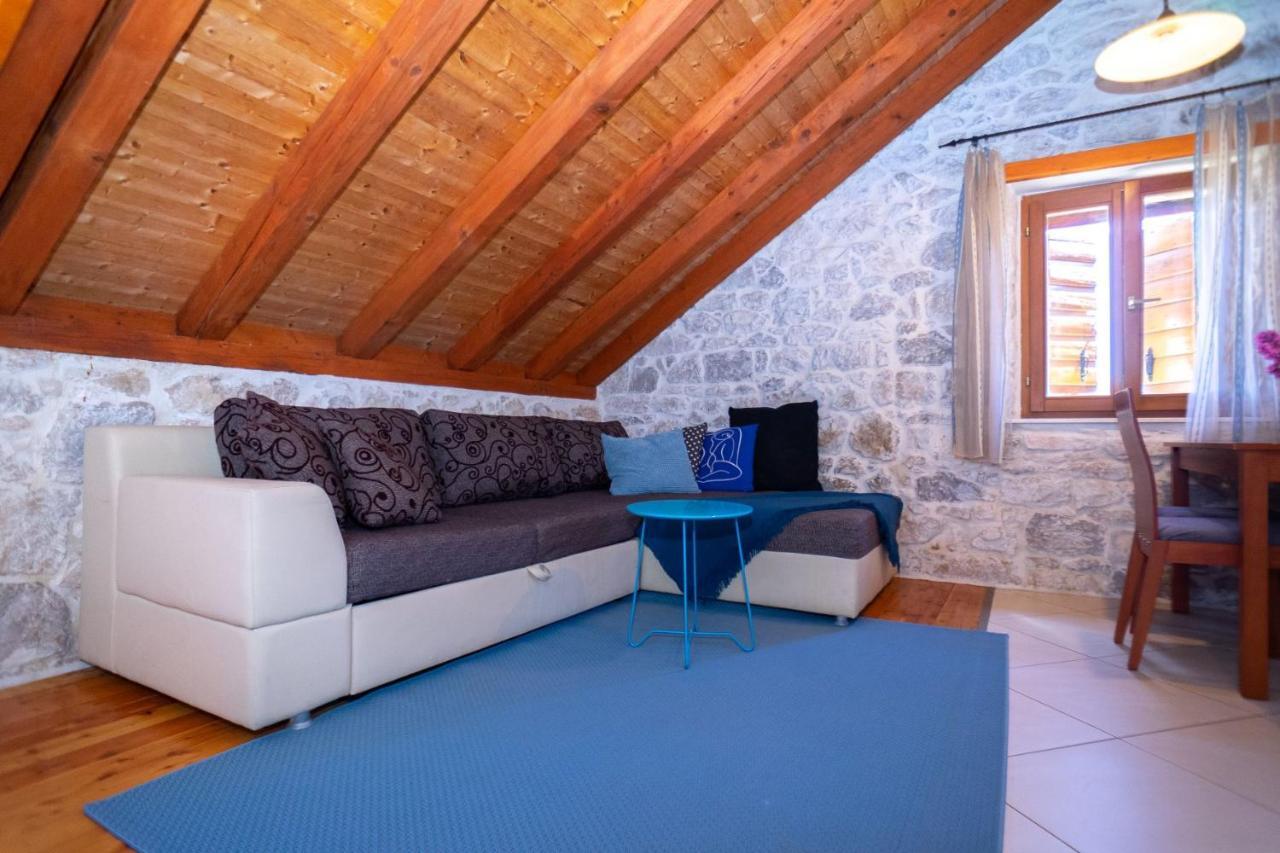Stone House Marino Villa โตรกีร์ ภายนอก รูปภาพ
