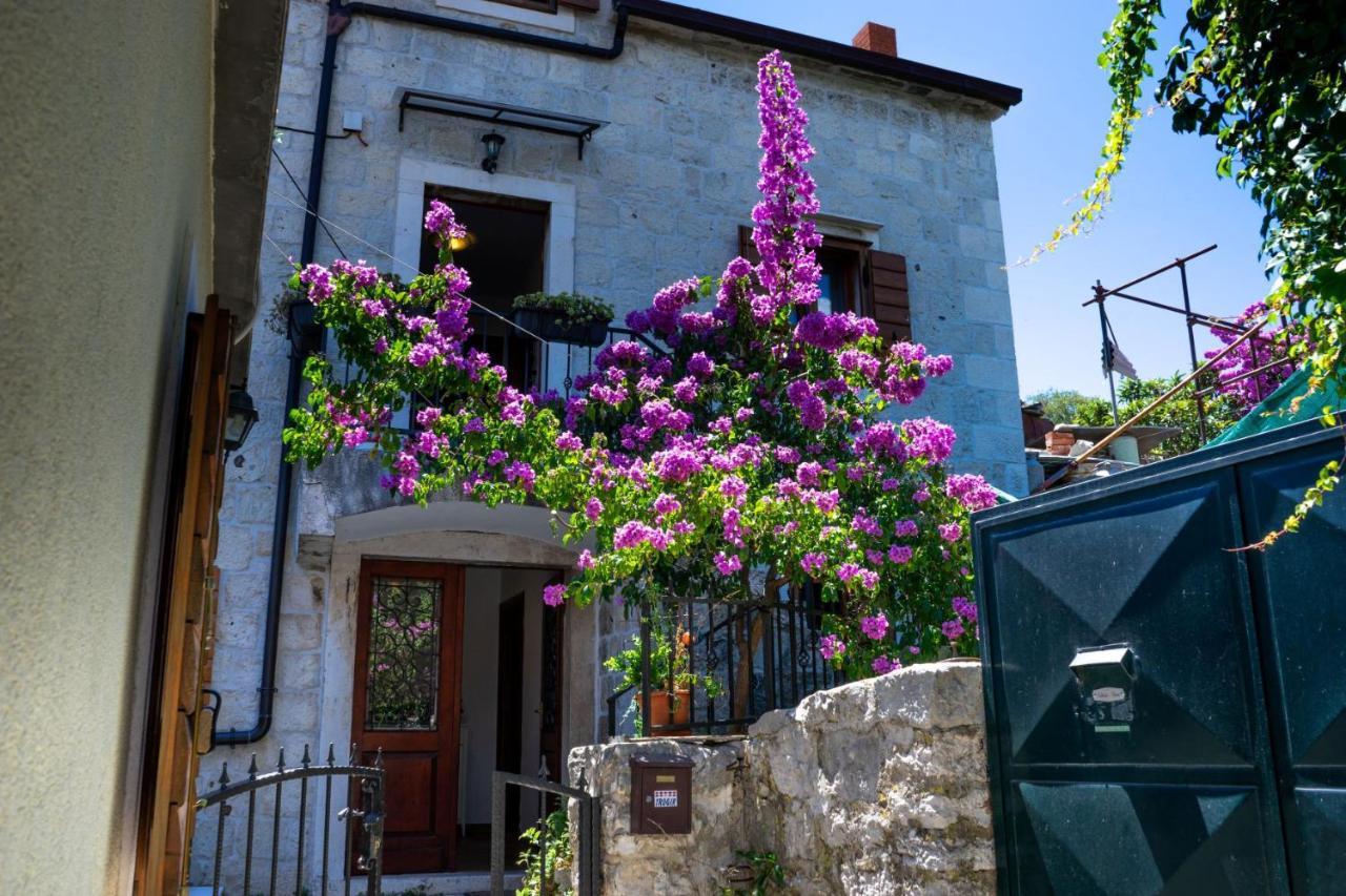 Stone House Marino Villa โตรกีร์ ภายนอก รูปภาพ