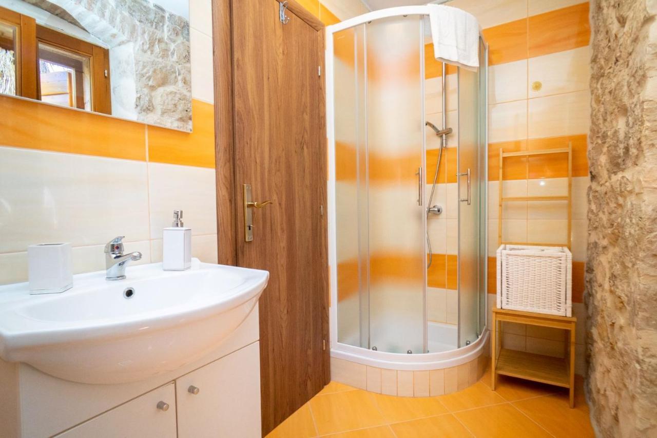 Stone House Marino Villa โตรกีร์ ภายนอก รูปภาพ