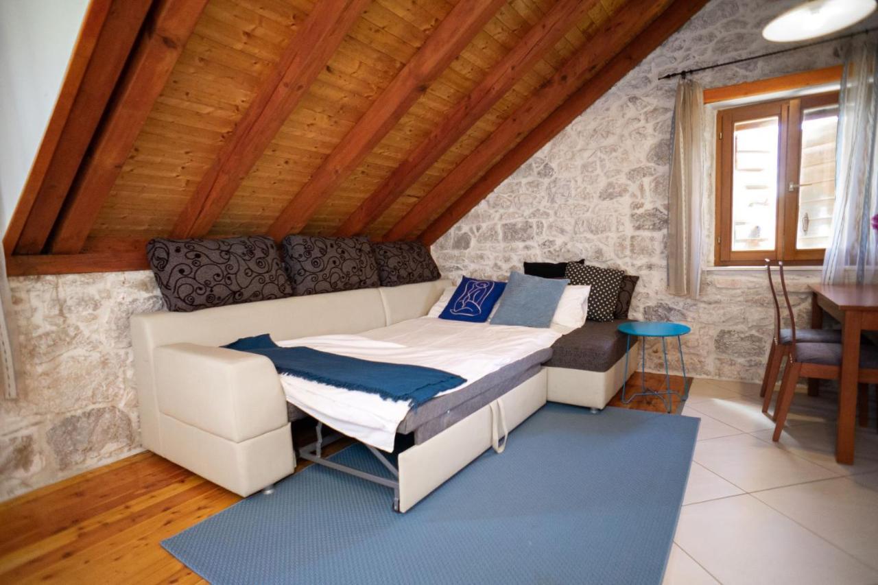 Stone House Marino Villa โตรกีร์ ภายนอก รูปภาพ